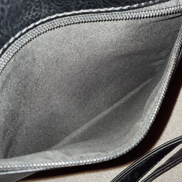 NWOT.  Sam & Hadley black leather purse. - Picture 5 of 5